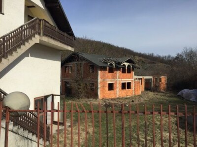 Prodajem ili menjam stambene-poslovno objekte, 11 ari