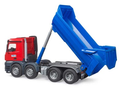 Bruder MB Arocs kiper kamion halfpipe