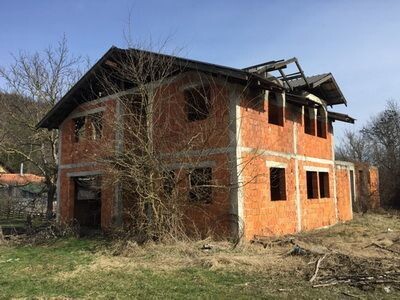 Prodajem ili menjam stambene-poslovno objekte, 11 ari