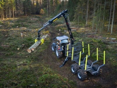 PALMS šumarska prikolica s dizalicom