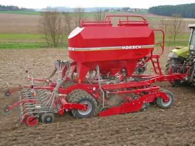 HORSCH PRONTO DC - kombinirani stroj za  istovremenu obradu tla i sjetvu