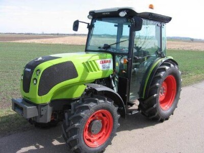 TRAKTOR CLAAS NEXOS