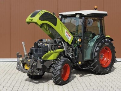 TRAKTOR CLAAS NEXOS