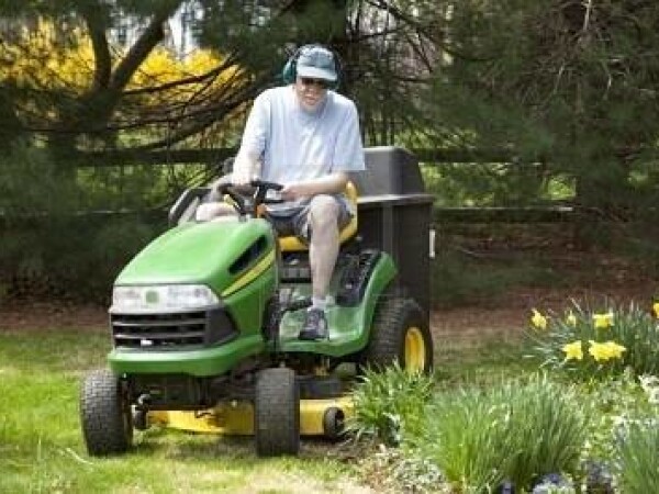 Osposobljavanje za poslove rukovatelja/ice samohodnom traktorskom kosilicom