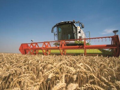 CLAAS TUCANO 340 T3 - vrlo povoljno, isporuka odmah!