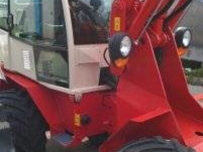 Kompaktni utovarivač Pichon P510