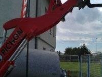 Kompaktni utovarivač Pichon P510