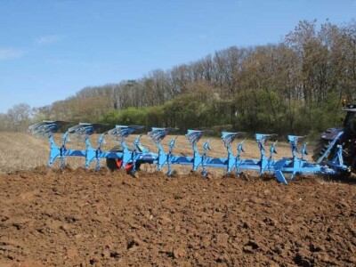 Lemken polunošeni plug Diamant 11 i 12