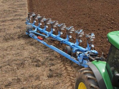 Lemken polunošeni plug Diamant 11 i 12