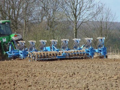 Lemken polunošeni plug okretač VariDiamant