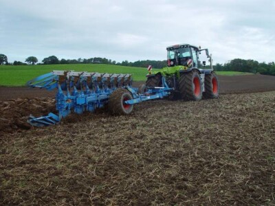Lemken polunošeni plug okretač VariDiamant