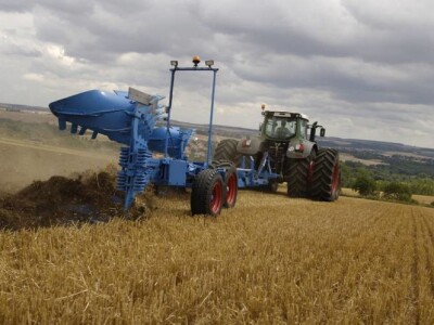 Lemken polunošeni plug okretač EuroTitan