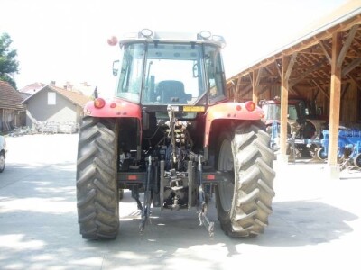 Traktor Massey Ferguson 5465