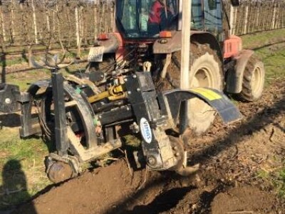 Stroj za sadnju i krčenje voćnjaka - iznajmljivanje