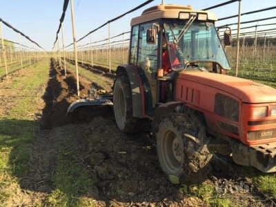 Stroj za sadnju i krčenje voćnjaka - iznajmljivanje