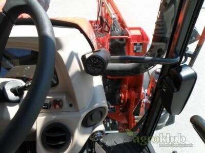 Traktor Kubota M6040