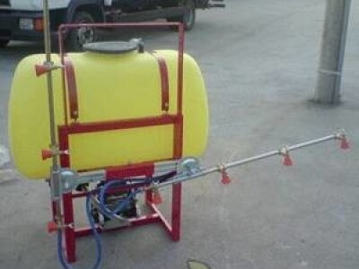 Vinogradarske prskalice nošene