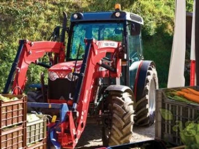 Traktor Massey Ferguson MF 3660