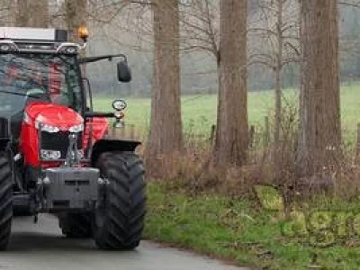 Traktor Massey Ferguson MF 6613