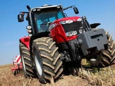 Traktor Massey Ferguson MF7615
