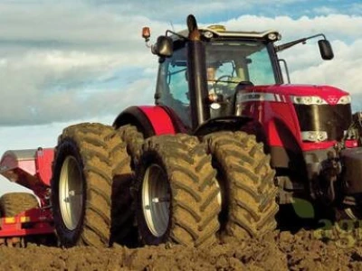 Traktor Massey Ferguson MF8670