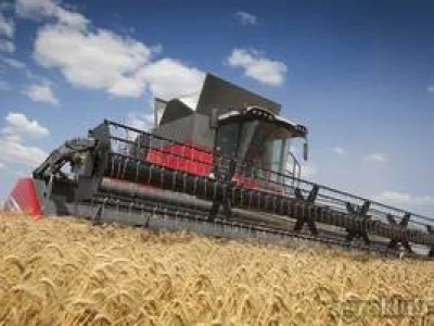 Kombajn Massey Ferguson Centora MF7380