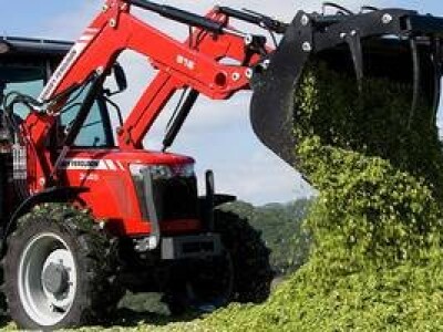 Massey Ferguson prednji utovarivač MF 915 Utility