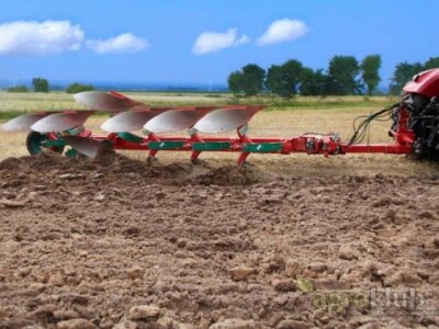 Plug Kverneland LB 100-300