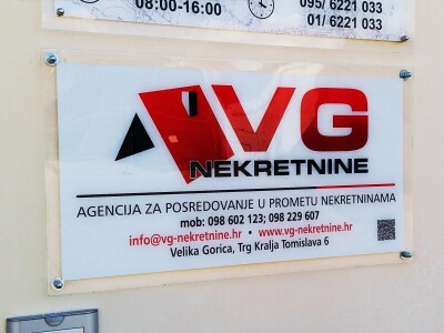 Zamislite NATPISNU PLOČU, REKLAMU koju svi primijete – i koja Vas reklamira 0-24h! ✨