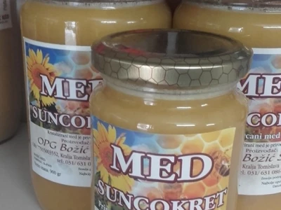 Bogata ponuda meda na OPG Božić