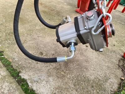 Hidraulicni utovarivac - GRAJFER