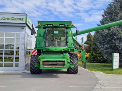 John Deere T660i