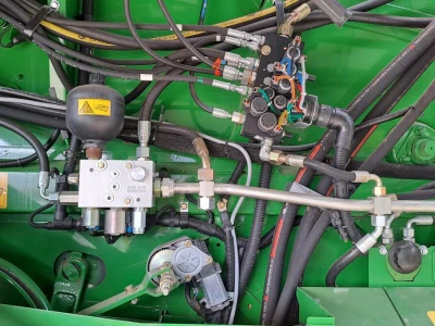 John Deere T660i
