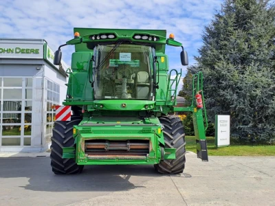 John Deere T660i
