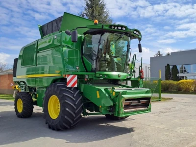 John Deere T660i