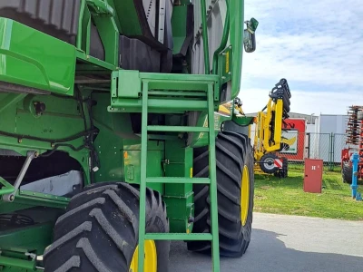 John Deere T660i