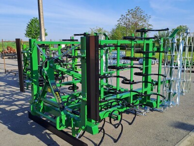 Sjetvospremač, sa hidrauličkim sklapanjem, radni zahvat 4.20, četiri reda opruga, S/R opruga