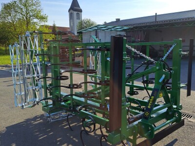 Sjetvospremač, sa hidrauličkim sklapanjem, radni zahvat 4.20, četiri reda opruga, S/R opruga