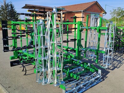 Sjetvospremač, sa hidrauličkim sklapanjem, radni zahvat 4.20, četiri reda opruga, S/R opruga