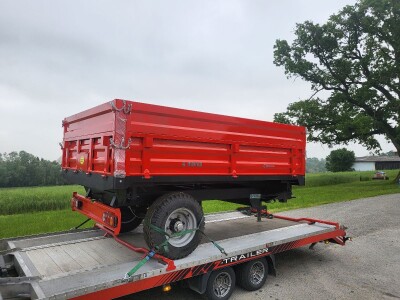 Traktorska prikolica. Kiper prikolice