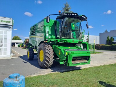John Deere W650
