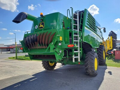 John Deere W650