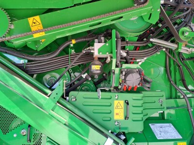 John Deere W650