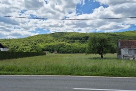 Poljoprivredno zemljište na Ličkoj magistrali