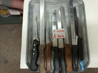 Mali alati : razni ključevi, kliješta i drugo