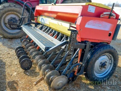 sijalica i brana Pöttinger/VITASEM 300 + LION 3001