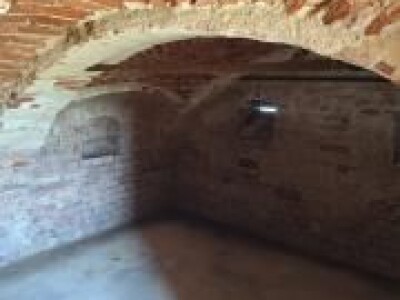 Poljoprivredno imanje 45.000 ili 60.000 m2 sa gradevinskim dijelom, sumom, bunarom i potokom