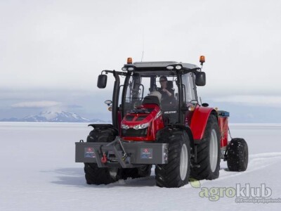 Massey Ferguson 5610 Antartica 2