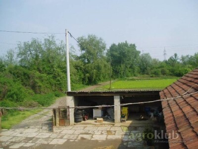 Prodaje se poljoprivredno zemljište u Zagrebu (Petruševec), 25000 m2 - VRT