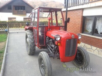 IMT 539 S KABINOM PRVA BOJA KAO NOV